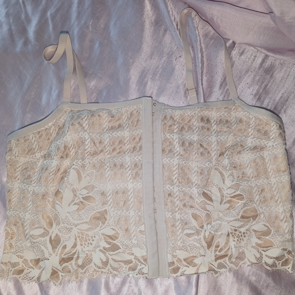 Aerie Floral Lace Crop Top in Cream